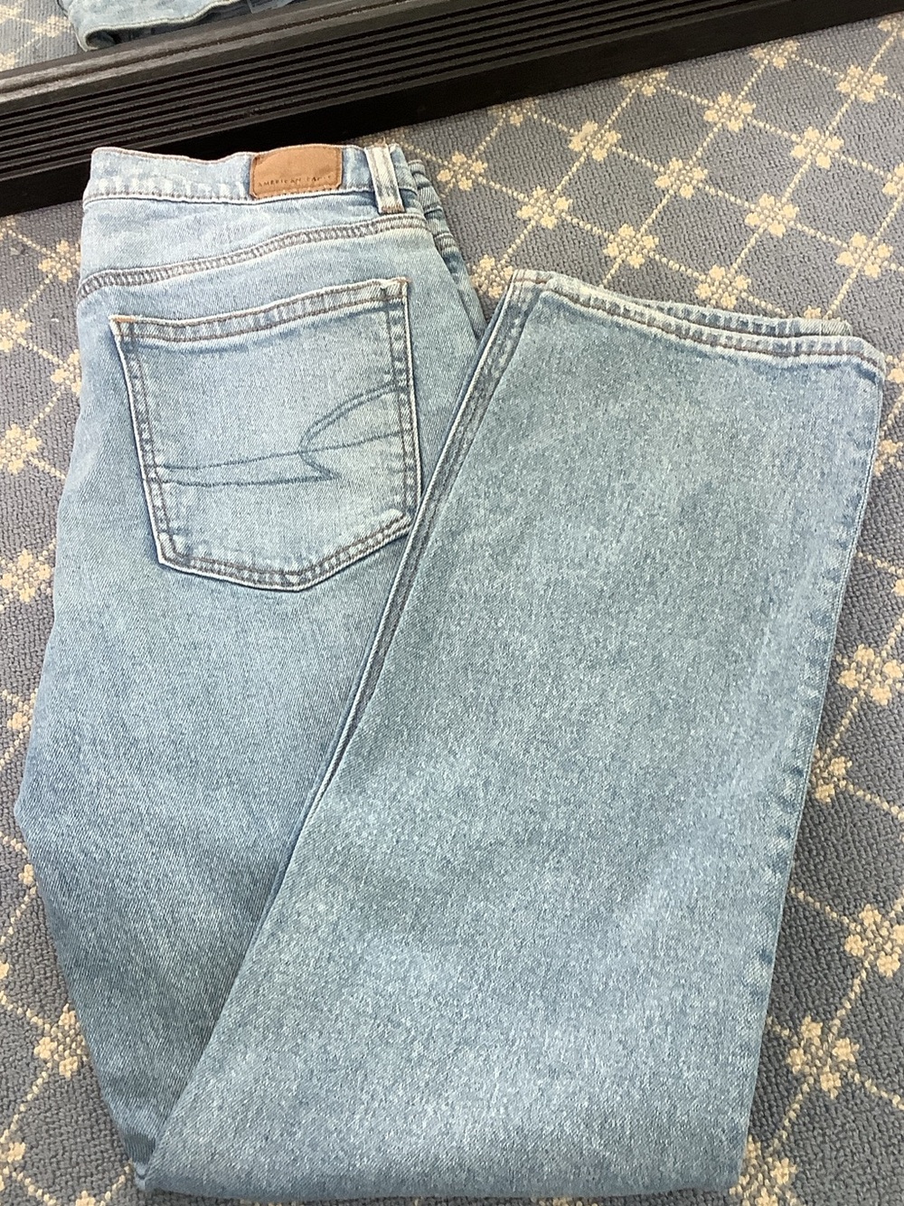 American Eagle Outfitters Light Blue Straight Leg Jeans - Women's
